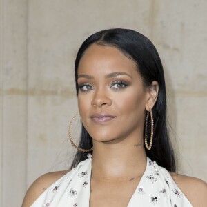 Rihanna - People au défilé de mode "Christian Dior", collection prêt-à-porter Printemps-Eté 2017 à Paris, le 30 septembre 2016.