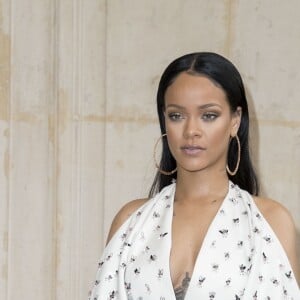 Rihanna - People au défilé de mode "Christian Dior", collection prêt-à-porter Printemps-Eté 2017 à Paris, le 30 septembre 2016.