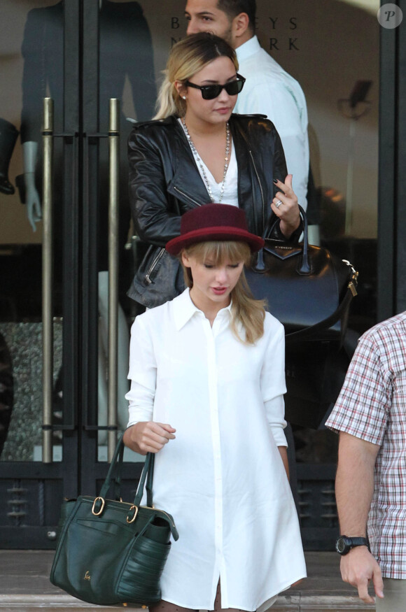 Taylor Swift et Demi Lovato en train de faire du shopping à la boutique "Barneys New York" à Beverly Hills, Los Angeles, le 29 septembre 2013