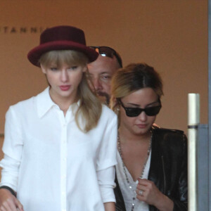 Taylor Swift et Demi Lovato en train de faire du shopping à la boutique "Barneys New York" à Beverly Hills, Los Angeles, le 29 septembre 2013