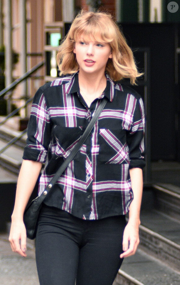 Taylor Swift quitte son appartement de Tribeca à New York City, New York, Etats-Unis, le 28 septembre 2016.
