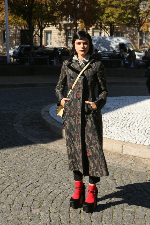 Soko (Stéphanie Sokolinski) - Défilé de mode prêt-à-porter printemps-été 2017 "Miu Miu" au Palais d'Iéna. Paris, le 5 octobre 2016 © CVS-Veeren / Bestimage