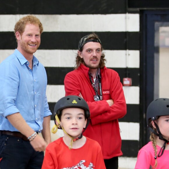 Le prince Harry a rendu visite à l'association caritative "Transition Extreme Sports" à Aberdeen le 20 septembre 2016