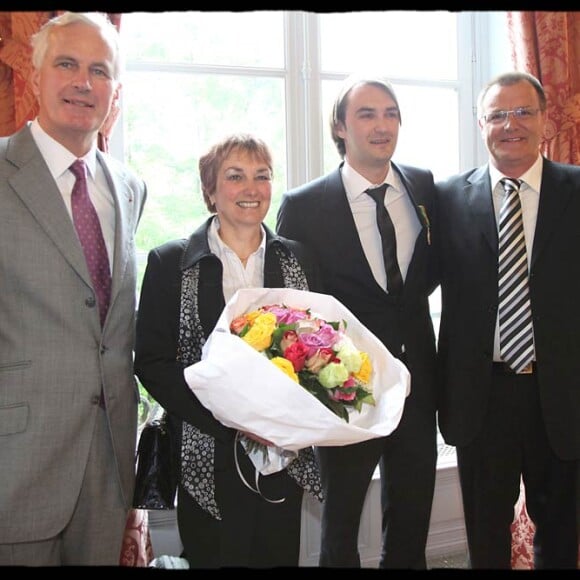 Cyril Lignac avait été fait Chevalier de l'ordre du Mérite Agricole le 11 mai 2009, notamment devant sa maman Janine, décédée en 2014, et son papa.