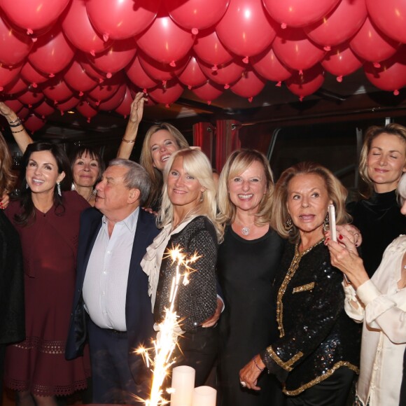 Exclusif - Sylvia Deutsch, Lolita lempicka, Julie Arnold, Caroline Barclay et son ami Sol Kerzner, Maguy Le Coze, Diana Lovaton, Marie Sara, Catherine Delmas, Jacqueline Veyssiere, la mère de Caroline Barclay, Christina Martin lors du 50ème anniversaire de Caroline Barclay sur le bateau"Acajou" des Yachts de Paris, le 4 octobre 2016