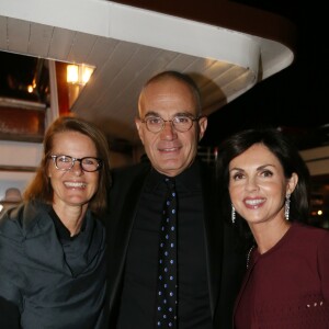 Exclusif - Laurent Weil avec sa femme Fiona et Caroline Barclay lors du 50ème anniversaire de Caroline Barclay sur le bateau"Acajou" des Yachts de Paris, le 4 octobre 2016