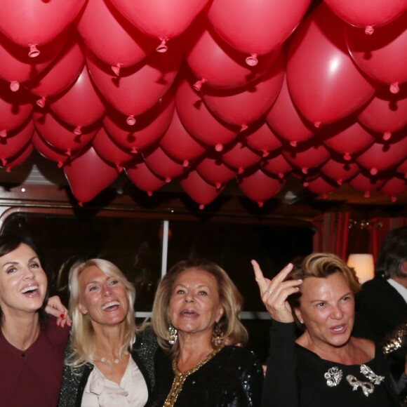 Exclusif - Une invitée, Diana Lovaton, Caroline Barclay, Marie Sara, Jacqueline Veyssiere, Christina Martin, Isabelle Murray, Josh Lempicka lors du 50ème anniversaire de Caroline Barclay sur le bateau"Acajou" des Yachts de Paris, le 4 octobre 2016