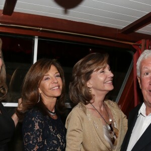 Exclusif - Diana Lovaton, Framboise Holtz, Béatrice Schönberg, Stéphane Collaro lors du 50ème anniversaire de Caroline Barclay sur le bateau"Acajou" des Yachts de Paris, le 4 octobre 2016