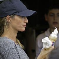 Gisele Bündchen gourmande : Elle fête le retour de son mari Tom Brady suspendu
