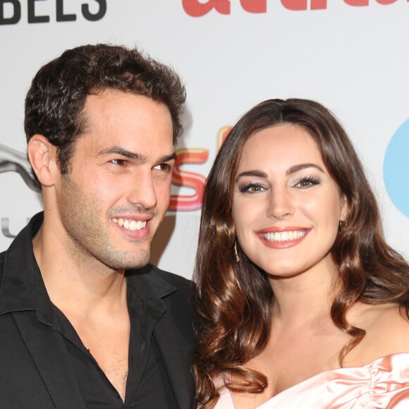 Kelly Brook et son fiancé Jeremy Parisi à la soirée Attitude Awards 2016 à Londres, le 9 octobre 2016