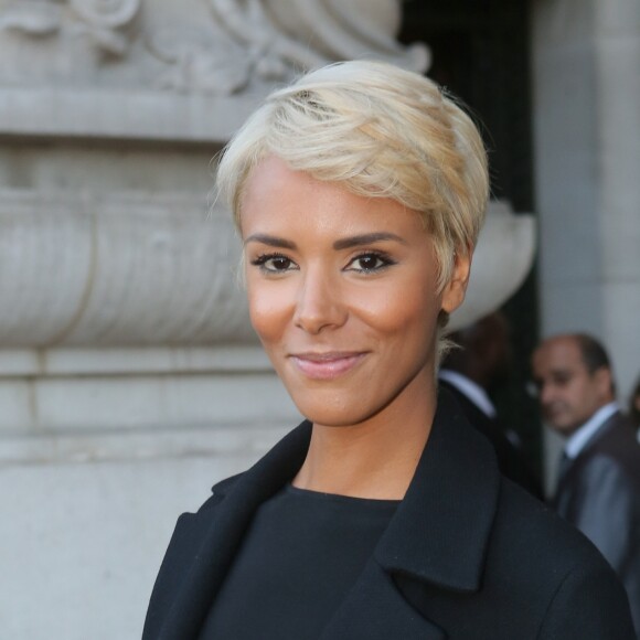 Shy'm à la sortie du défilé de mode Shiatzy Chen collection prêt-à-porter Printemps/Eté 2017 lors de la fashion week à Paris, le 4 octobre 2016.