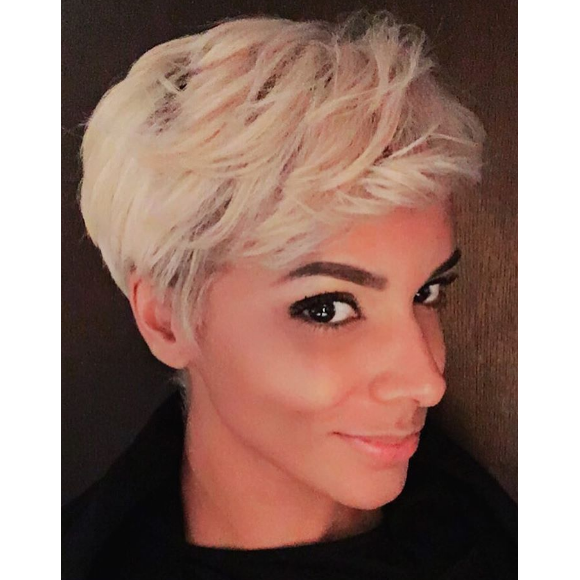 Shy'm fan de sa nouvelle coupe.