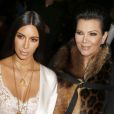 Kim Kardashian et sa mère Kris Jenner au défilé de mode "Givenchy", collection prêt-à-porter Printemps-Eté 2017 lors de la Fashion Week de Paris, France, le 2 October 2016.