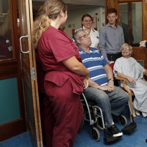 Le prince William en visite à l'hôpital Basingstoke and North Hampshire à Basingstoke, le 12 octobre 2016.