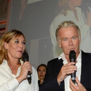 Franck Dubosc et Mathilde Seigner lors du dîner de la fondation ARC au restaurant de l'hôtel The Peninsula à Paris le 10 octobre 2016.