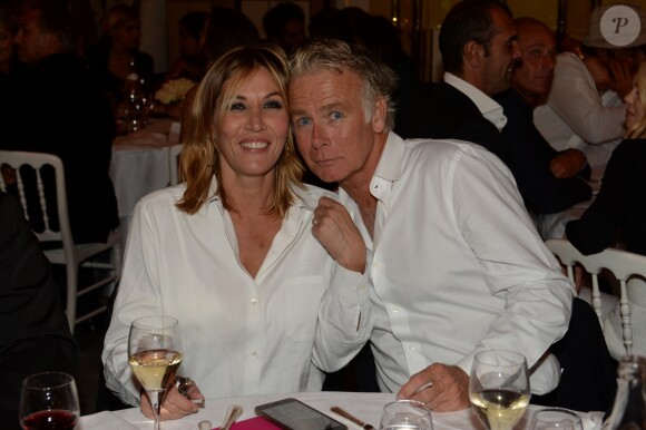 Mathilde Seigner et Franck Dubosc lors du dîner de la fondation ARC au restaurant de l'hôtel The Peninsula à Paris le 10 octobre 2016.