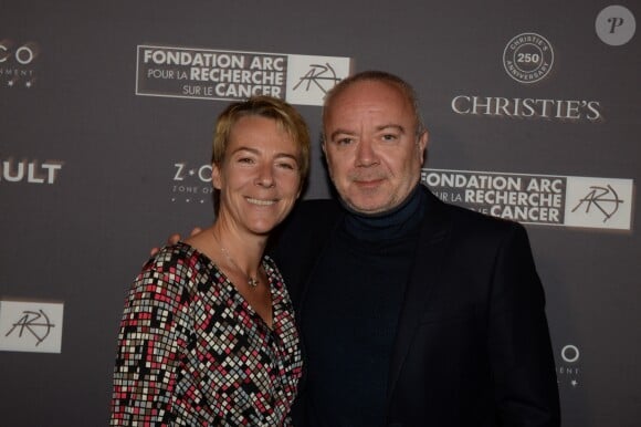 Olivier Baroux et sa femme Coralie lors du dîner de la fondation ARC au restaurant de l'hôtel The Peninsula à Paris le 10 octobre 2016.