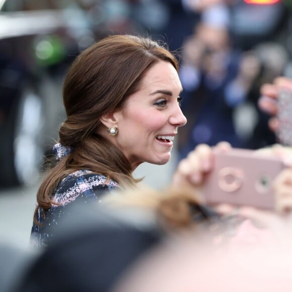 Le prince William, duc de Cambridge et Catherine Kate Middleton, duchesse de Cambridge, quittent le musée nationale du football à Manchester le 14 octobre 2016.  The Duke and Duchess of Cambridge leave the National Football Museum in MAnchester 14 October 201614/10/2016 - Manchester