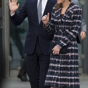 Le prince William, duc de Cambridge et Catherine Kate Middleton, duchesse de Cambridge, quittent le musée nationale du football à Manchester le 14 octobre 2016.  14 October 2016. Prince William, Duke of Cambridge and Catherine, Duchess of Cambridge visit The National Football Museum in Manchester.14/10/2016 - Manchester