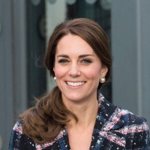 Le prince William, duc de Cambridge et Catherine Kate Middleton, duchesse de Cambridge, quittent le musée nationale du football à Manchester le 14 octobre 2016.  14 October 2016. Prince William, Duke of Cambridge and Catherine, Duchess of Cambridge visit The National Football Museum in Manchester.14/10/2016 - Manchester