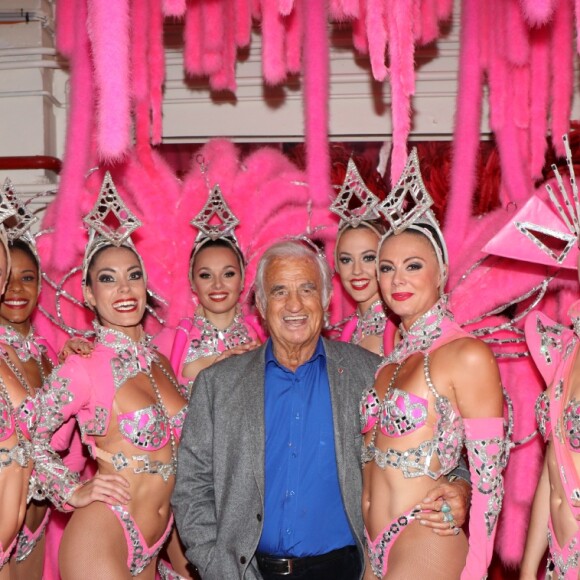 Exclusif - Jean-Paul Belmondo pose dans les coulisses du Moulin-Rouge à Paris le 3 octobre 2016.