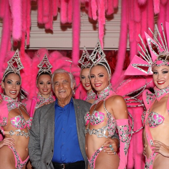 Exclusif - Jean-Paul Belmondo pose dans les coulisses du Moulin-Rouge à Paris le 3 octobre 2016.