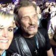Johnny et Laeticia Hallyday chantent à tue-tête durant le concert des Rolling Stones à Indio, le 14 octobre 2016. (Capture d'écran d'une vidéo postée sur Instagram)