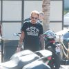 Exclusif - De retour de sa virée à moto sur les traces de "Easy Rider", Johnny Hallyday se rend à son cours de sport à Los Angeles, le 6 octobre 2016.