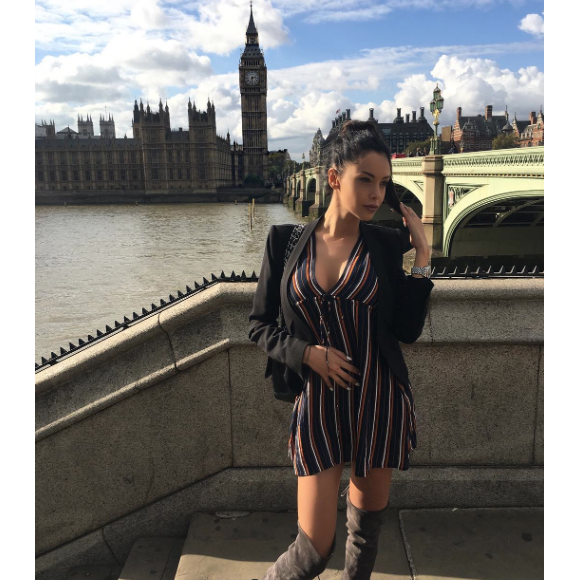 Nabilla à Londres le 13 octobre 2016.