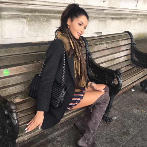 Nabilla à Hyde Park le 13 octobre 2016.