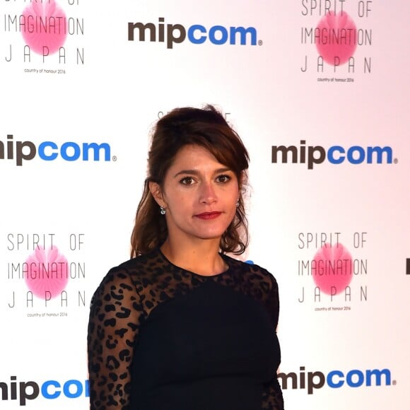 Emma de Caunes lors de la soirée d'ouverure du MIPCOM à l'hôtel Martinez de Cannes, France, le 17 octobre 2016. Le MIPCOM est le marché déstiné au monde des contenus audiovisuels et pour les acteurs incontournables de la distribution sur toutes les plateformes. © Bruno Bebert/Bestimage