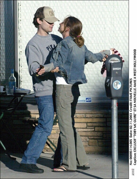 Tobey Maguire et Jennifer Meyer à West Hollywood en 2003