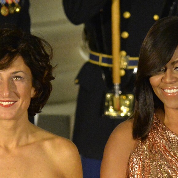 Barack Obama et Michelle Obama posant pour une photo officielle aux côtés du chef du gouvernement italien Matteo Renzi et de son épouse Agnese Landini avant le dîner d'Etat organisé à la Maison Blanche, à Washington, le 18 octobre 2016