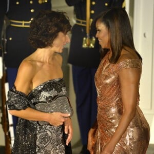 Barack Obama et Michelle Obama posant pour une photo officielle aux côtés du chef du gouvernement italien Matteo Renzi et de son épouse Agnese Landini avant le dîner d'Etat organisé à la Maison Blanche, à Washington, le 18 octobre 2016