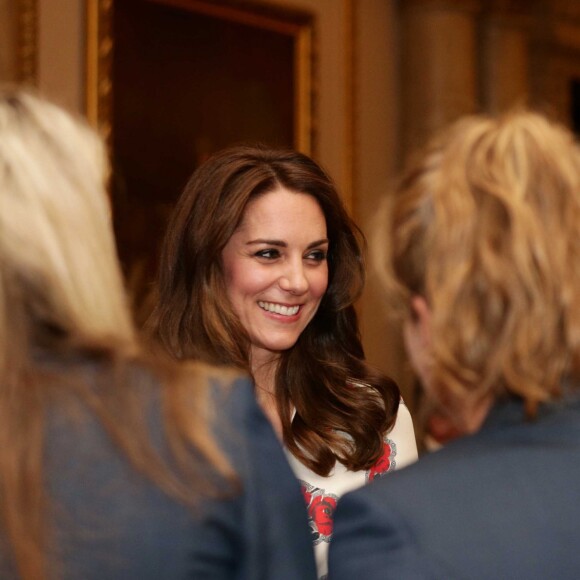 Kate Catherine Middleton, duchesse de Cambridge - La famille royale d'Angleterre reçoit les médaillés des Jeux paralympiques de Rio 2016 au Palais de Buckingham à Londres le 18 octobre 2016. Reception for Team GB and ParalympicsGB medallists from the 2016 Olympic and Paralympic Games at Buckingham Palace in London on october 18, 2016.18/10/2016 - Londres