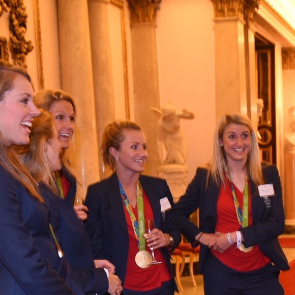 Le prince Harry lors d'une réception en l'honneur des médaillés des Jeux olympiques et paralympiques de Rio 2016 au Palais de Buckingham à Londres le 18 octobre 2016.