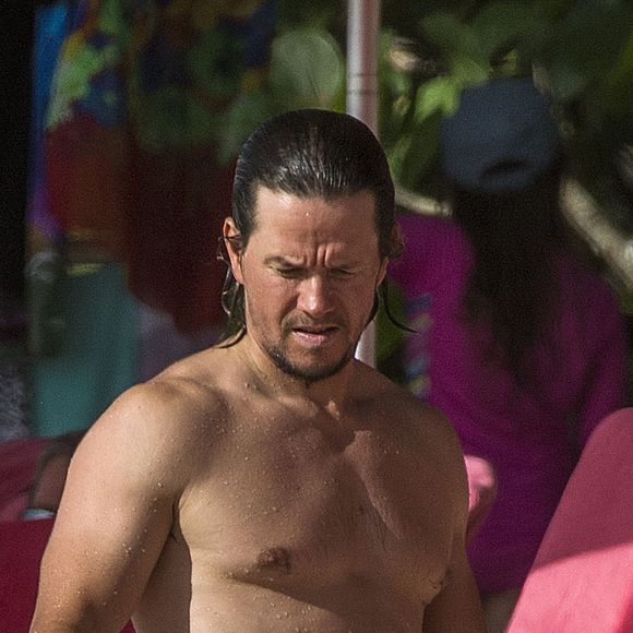 Mark Wahlberg et sa femme Rhea Durham en vacances à la Barbade, le 20 octobre 2016.