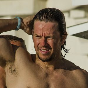 Mark Wahlberg et sa femme Rhea Durham en vacances à la Barbade, le 19 octobre 2016.