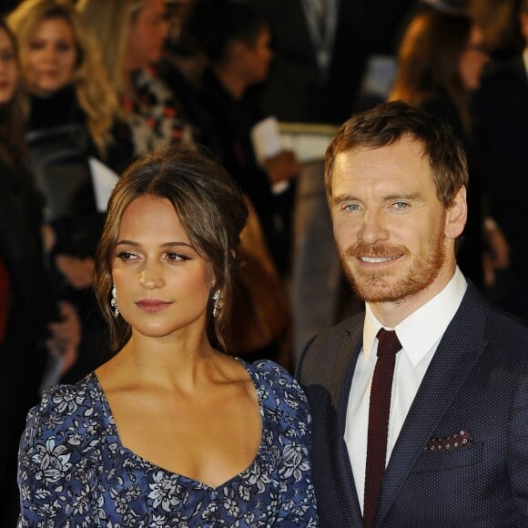 Alicia Vikander et son compagnon Michael Fassbender - Première du film "Une vie entre deux océans" au Curzon Mayfair à Londres. Le 19 octobre 2016