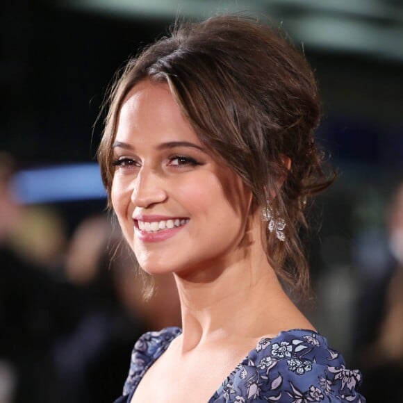 Alicia Vikander - Première du film "Une vie entre deux océans" au Curzon Mayfair à Londres. Le 19 octobre 2016