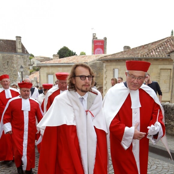 Exclusif - Lorànt Deutsch - Les acteurs Français Lorànt Deutsch et Guillaume de Tonquédec ont été intronisés par la Jurade des vins de Saint-Emilion, à Saint-Emilion, France, le 18 septembre 2016 à l'occasion des fêtes du Ban des vendanges. © Bernard-Cottereau/Bestimage