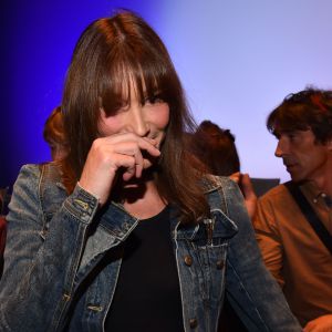 Carla Bruni-Sarkozy durant un meeting de Nicolas Sarkozy au Palais des Congrès Neptune à Toulon, France, le 21 octobre 2016, pour la campagne des primaires des Républicains en vue de l'élection présidentielle de 2017. © Bruno Bebert/Bestimage