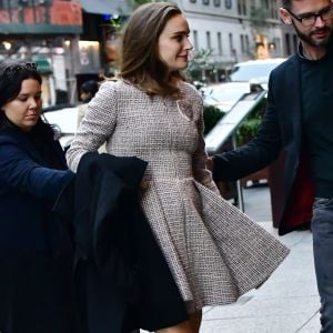 Exclusif - Natalie Portman enceinte à New York le 16 octobre 2016.