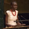 Alex Wek intervient à la tribune de l'ONU pour présenter une pétition en faveur des migrants à New York le 16 septembre 2016.