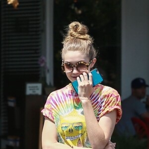 Les amies Kendall Jenner et Gigi Hadid font du shopping chez Fred Segal à West Hollywood, le 1er juin 2016