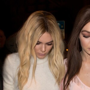 Kendall Jenner et Gigi Hadid - People à la soirée Balmain au restaurant Lapérouse à Paris. Le 3 mars 2016