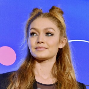 Gigi Hadid assiste au lancement de TOMMYxGIGI à la boutique Tommy Hilfiger Omotesando à Tokyo, Japon, le 12 octobre 2016.