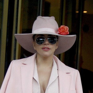 Lady Gaga à la sortie de son appartement à New York, le 21 octobre 2016.