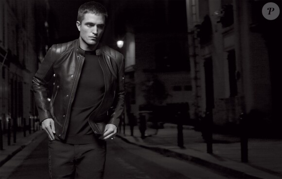 Robert Pattinson, photogrpahié par Karl Lagerfeld, pour la collection printemps 2017 de Dior Homme signéee Kris Van Assche.