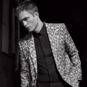Robert Pattinson, photogrpahié par Karl Lagerfeld, pour la collection printemps 2017 de Dior Homme signéee Kris Van Assche.